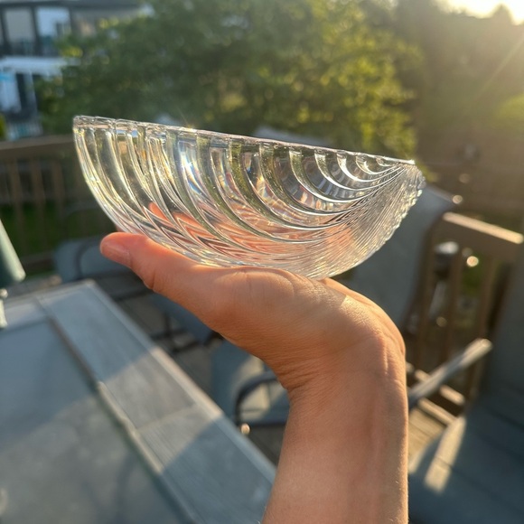 Elegant Clear Glass Bowl- lead crystal shell - Picture 3 of 6